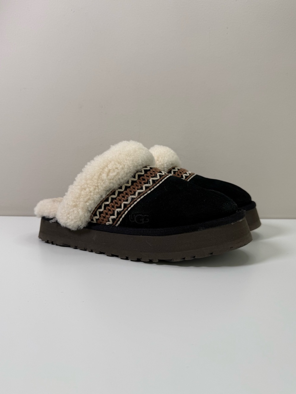 UGG Disquette Atherson Shearling Slippers Black Women's US 9 EU 40